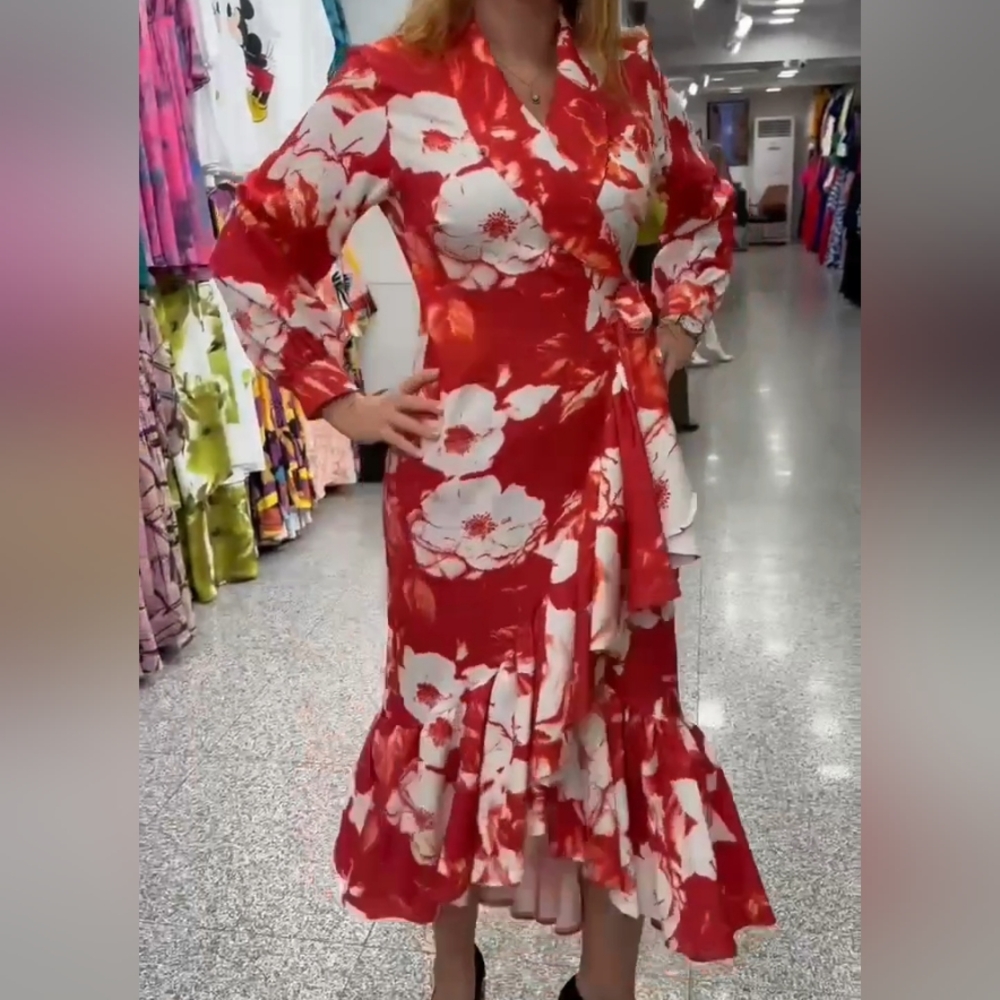 🔴NWT - Red & White Floral Print Wrap Dress